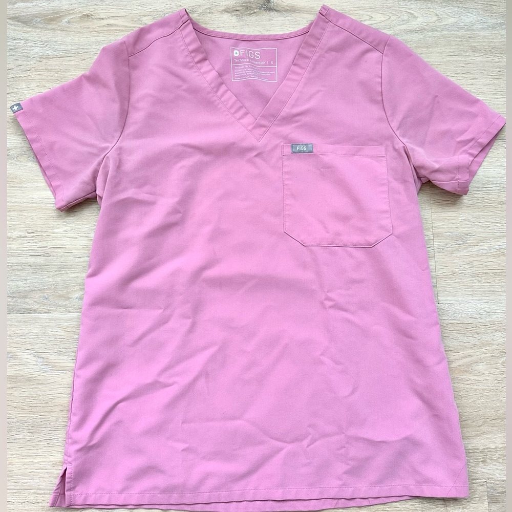 FIGS One Pocket Scrub Top- Catarina S - Chalk Pink (Rare)